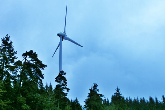 vue d’une éolienne (Lou Paou)